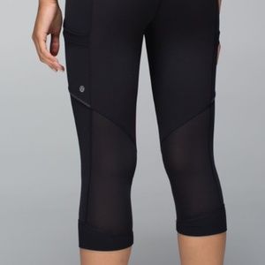 LULULEMON RUN FOR FUN SIZE 4 BLACK MESH CROP